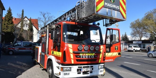 Nowy samochód dla OSP w Luboniu