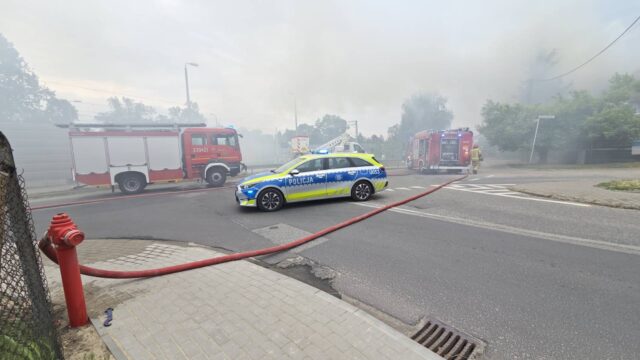 Pożar poddasza budynku przy Dworcowej - akcja ratownicza
